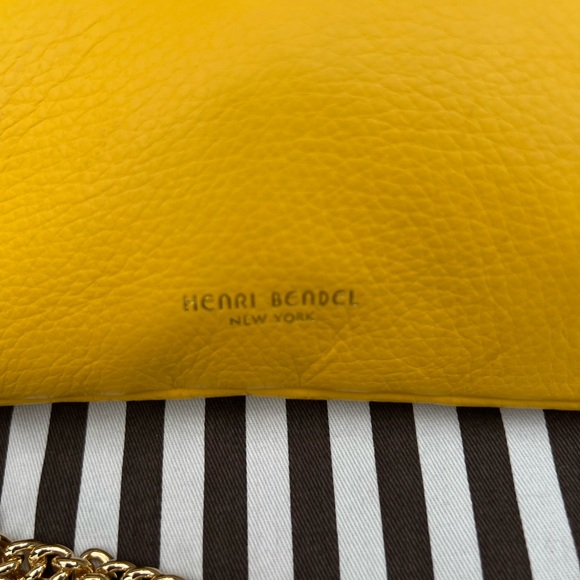 Henri Bendel Yellow Envelope Clutch/Crossbody with Gold Chain - Picture 5 of 15